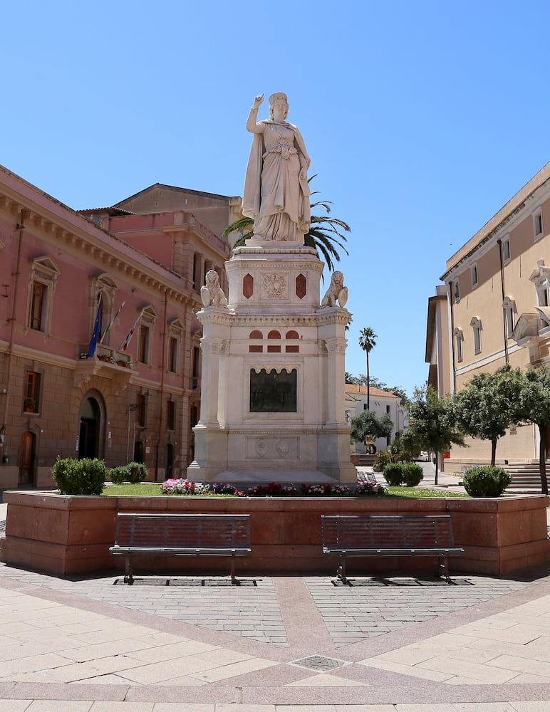 Monumento a Eleonora d'arborea